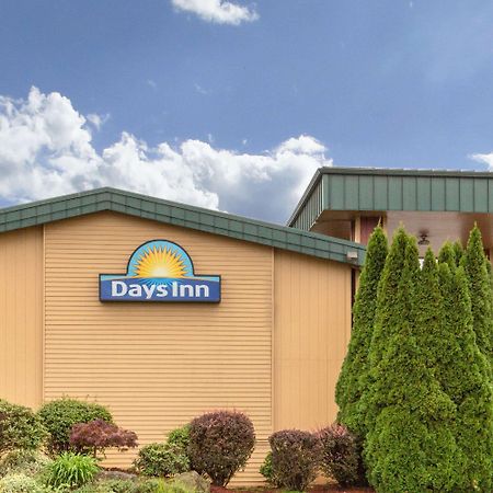 Days Inn By Wyndham Black Bear Salem Exterior foto
